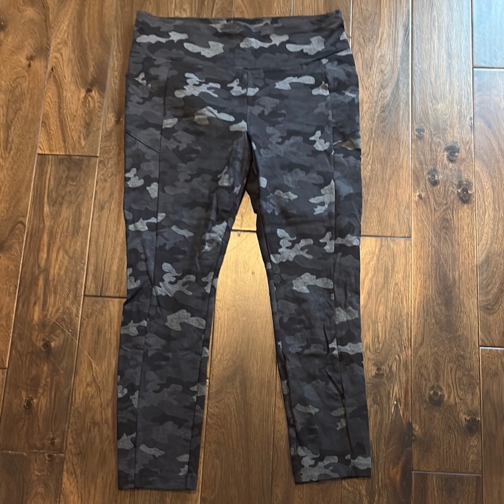 CAbi Black and Gray Patterned Leggings